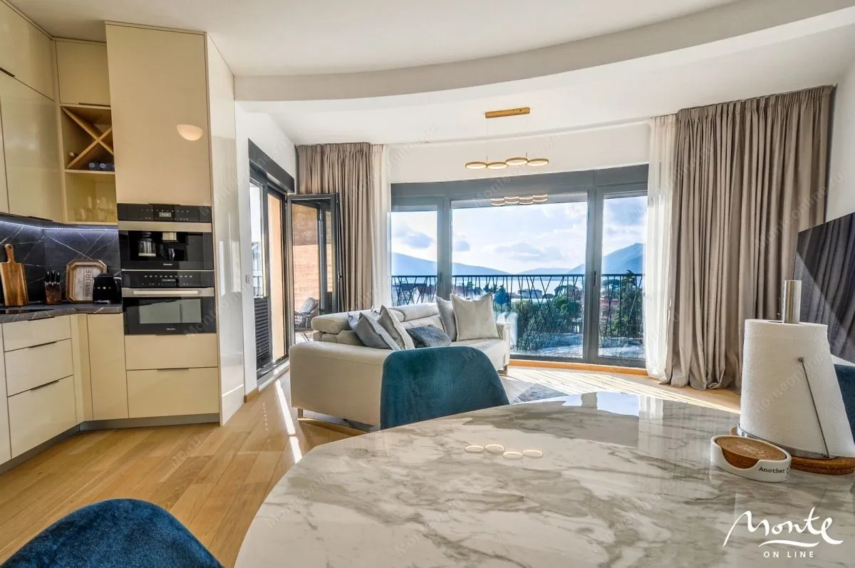 Prodaja, dvosoban stan, 73m², Tivat, Crna Gora