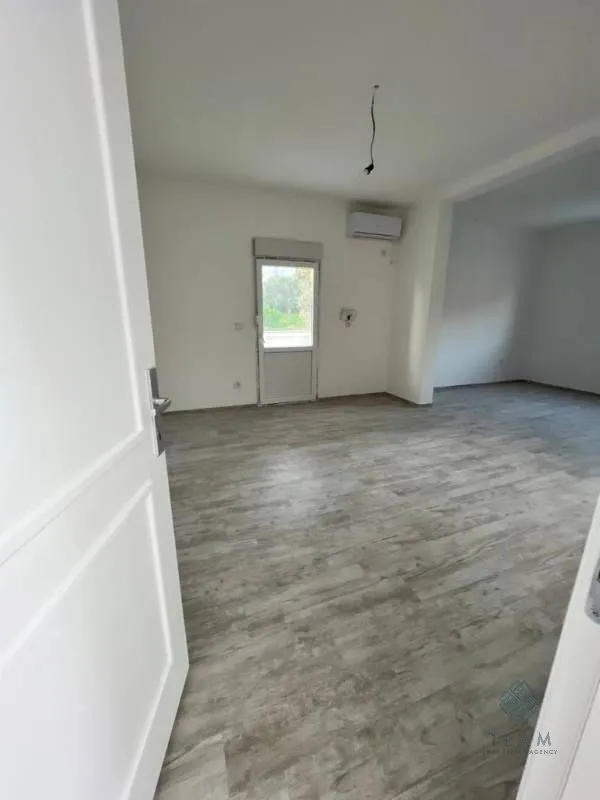 Sale, two bedroom apartment, 83m², Šušanj, Bar