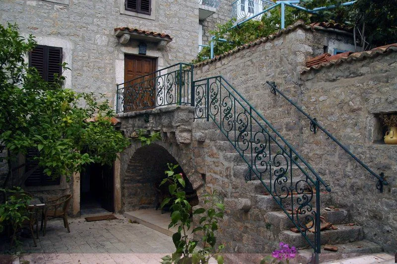 Sale, house, 100m², Rafailovići, Budva