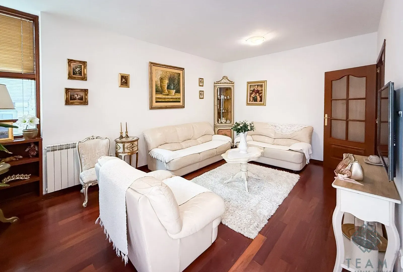 Izdavanje, trosoban stan, 100m², Gorica C, Podgorica