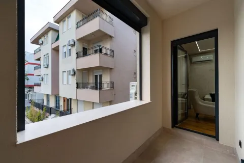 Izdavanje, jednosoban stan, 47m², City Kvart, Podgorica - image 9