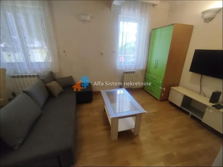 Izdavanje, stan, 69m², Neimar, Vračar Sve Podlokacije