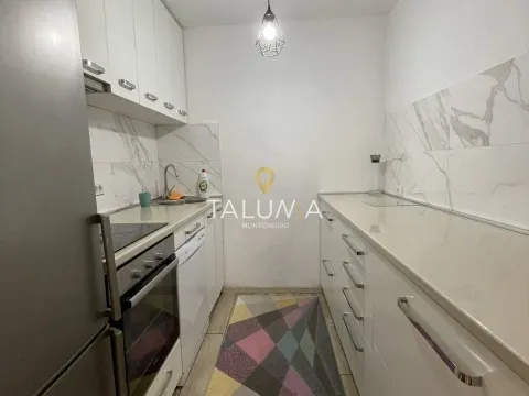 Izdavanje, trosoban stan, 100m², Blok 5, Podgorica - image 4