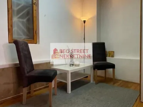 Izdavanje, trosoban stan, 70m², Stari Grad, Beograd - image 11