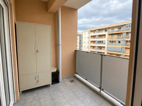 Izdavanje, jednosoban stan, 47m², City Kvart, Podgorica - image 8