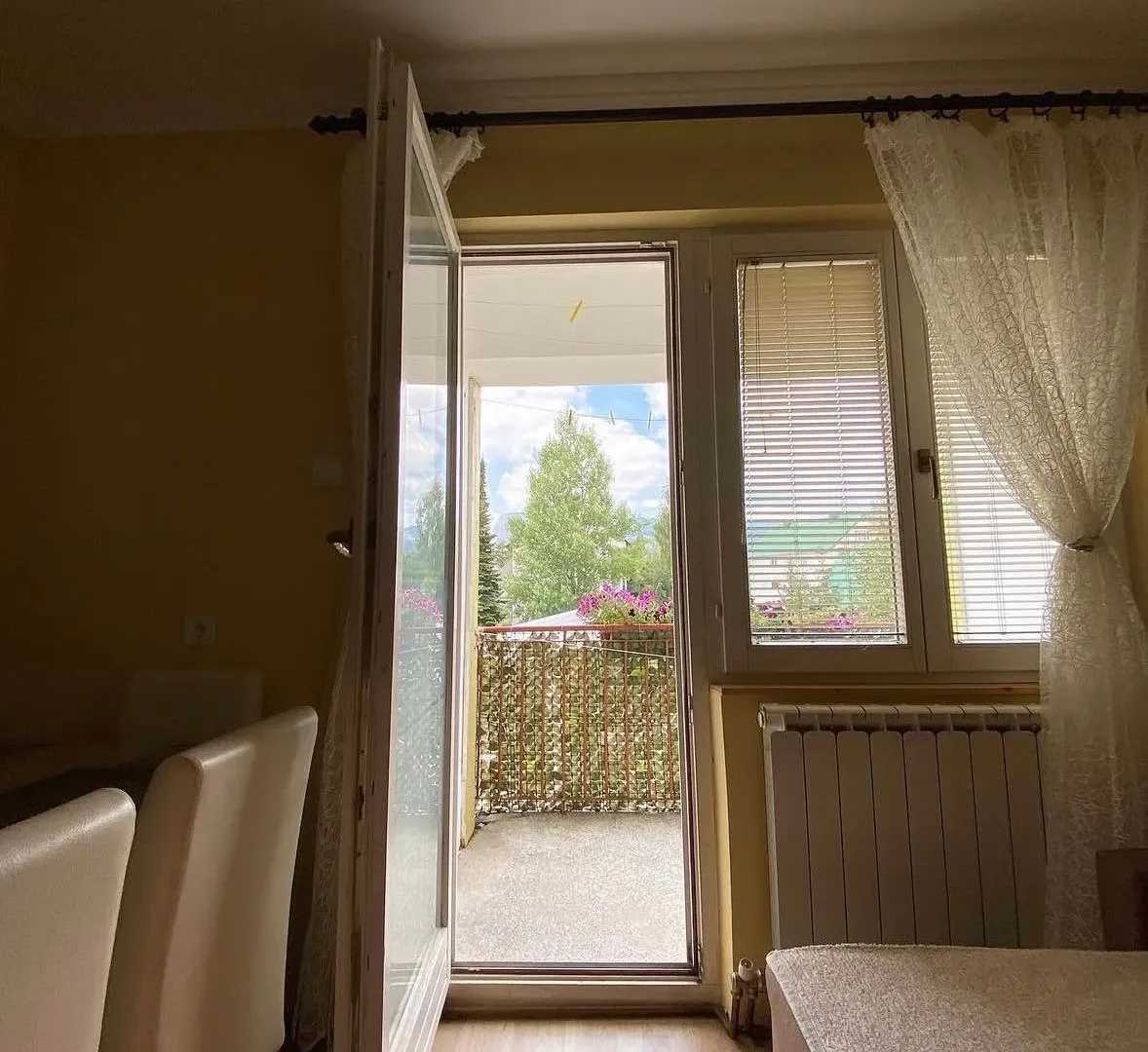 Izdavanje, dvosoban stan, 60m², Centar, Žabljak