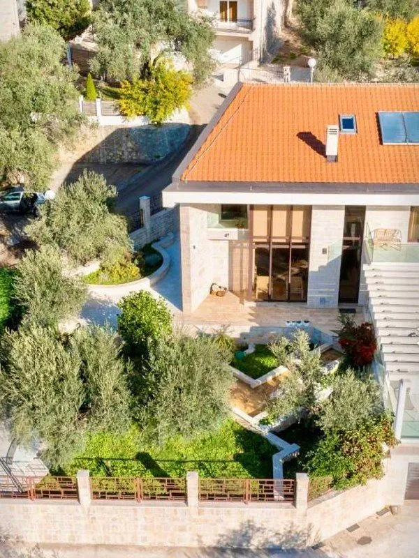 Rent, house, 250m², Reževići, Budva