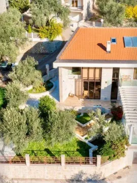 Rent, house, 250m², Reževići, Budva - image 2