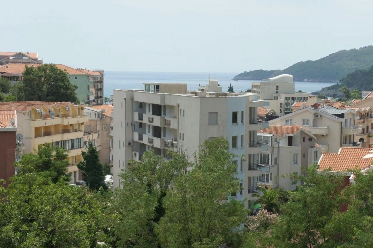 Prodaja, trosoban stan, 100m², Bečići, Budva