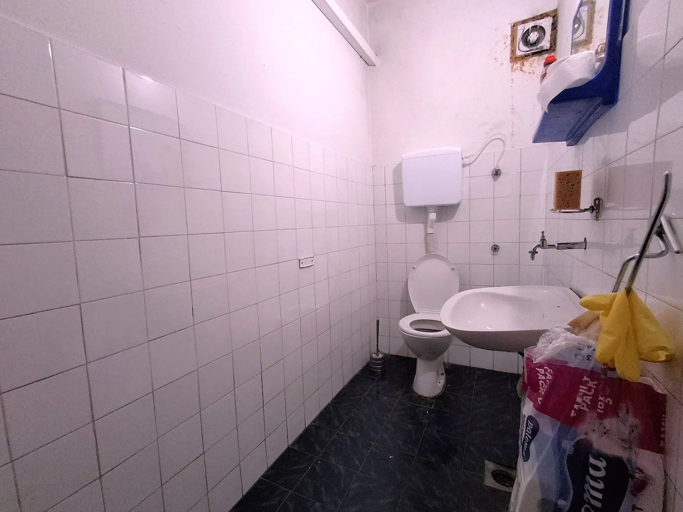 Rent, office space, 1100m², Tološi, Podgorica