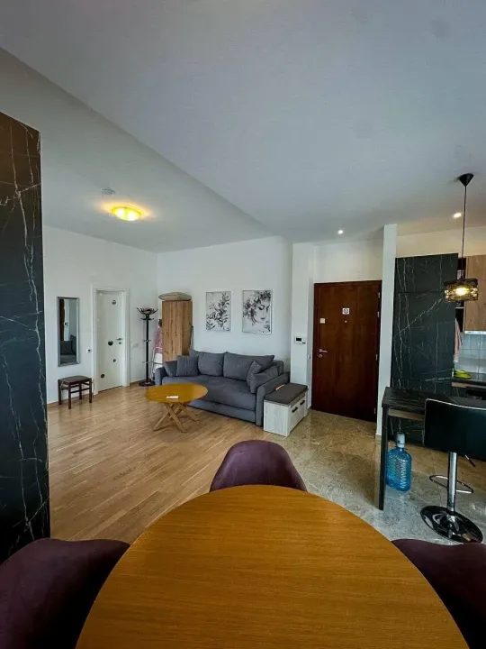 Rent, one bedroom apartment, 53m², Bečići, Budva