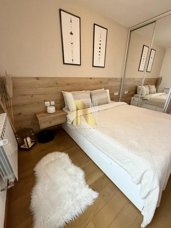 Izdavanje, dvosoban stan, 43m², Bulevar Evrope, Novi Sad Sve Podlokacije