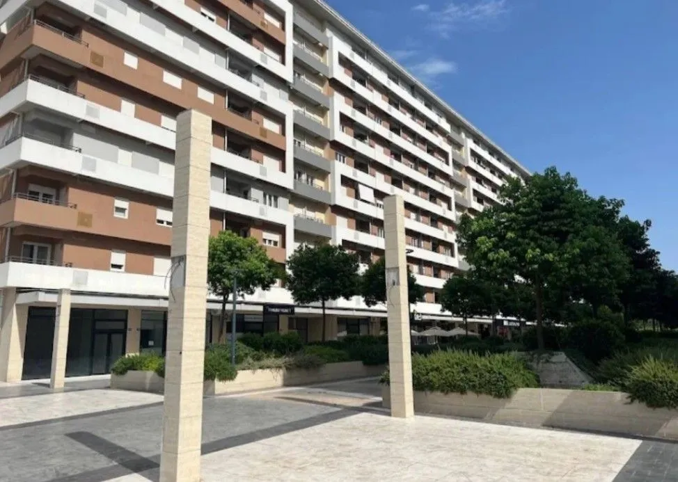 Izdavanje, dvosoban stan, 68m², Central Point, Podgorica