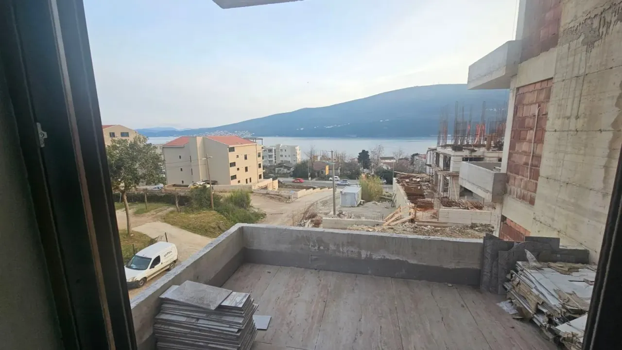 Sale, two bedroom apartment, 54m², Đenovići, Herceg Novi