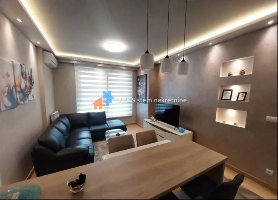 Izdavanje, trosoban stan, 62m², Novi Beograd Blok 65, Novi Beograd Sve Podlokacije