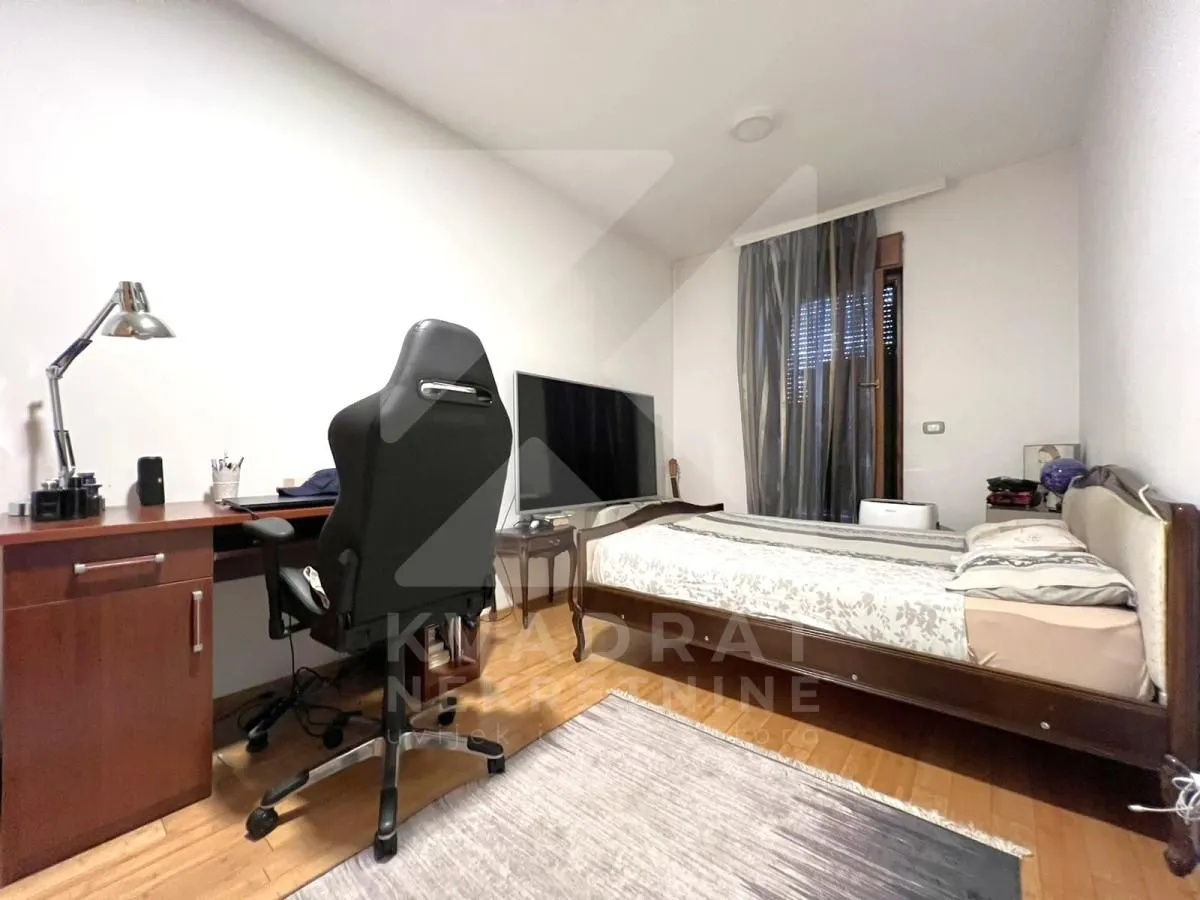 Prodaja, trosoban stan, 141m², Kruševac, Podgorica