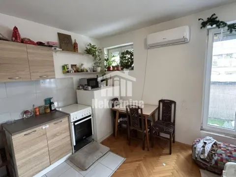 Prodaja, jednosoban stan, 33m², Zemun Kalvarija, Zemun Sve Podlokacije - image 5