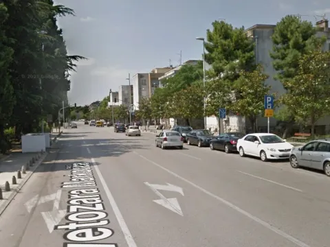 Izdavanje, poslovni prostor, 12m², Preko Morače, Podgorica - image 2