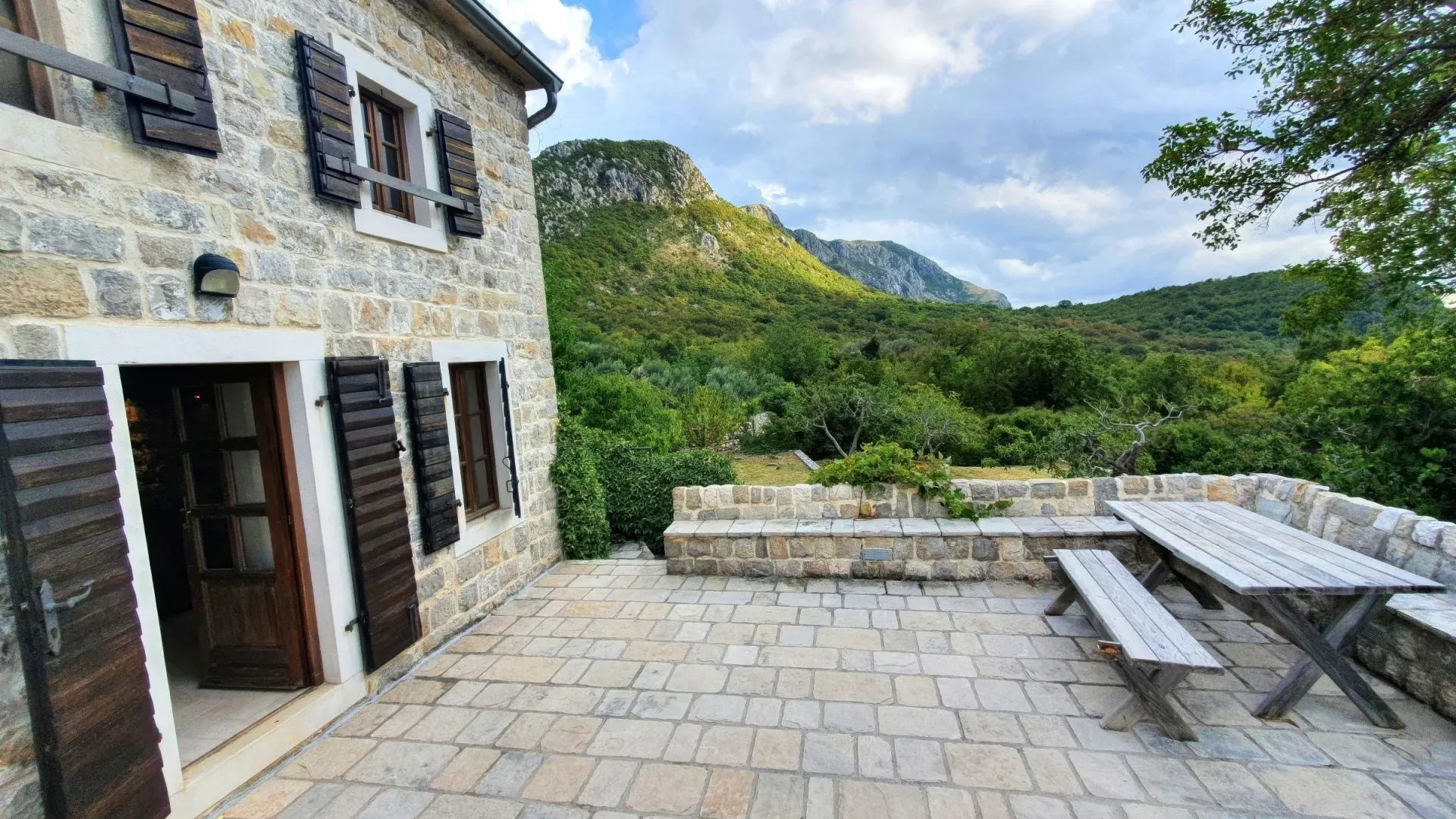 Sale, house, 349m², Sveti Stefan, Budva