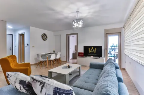 Rent, two bedroom apartment, 74m², Centar, Budva - image 2