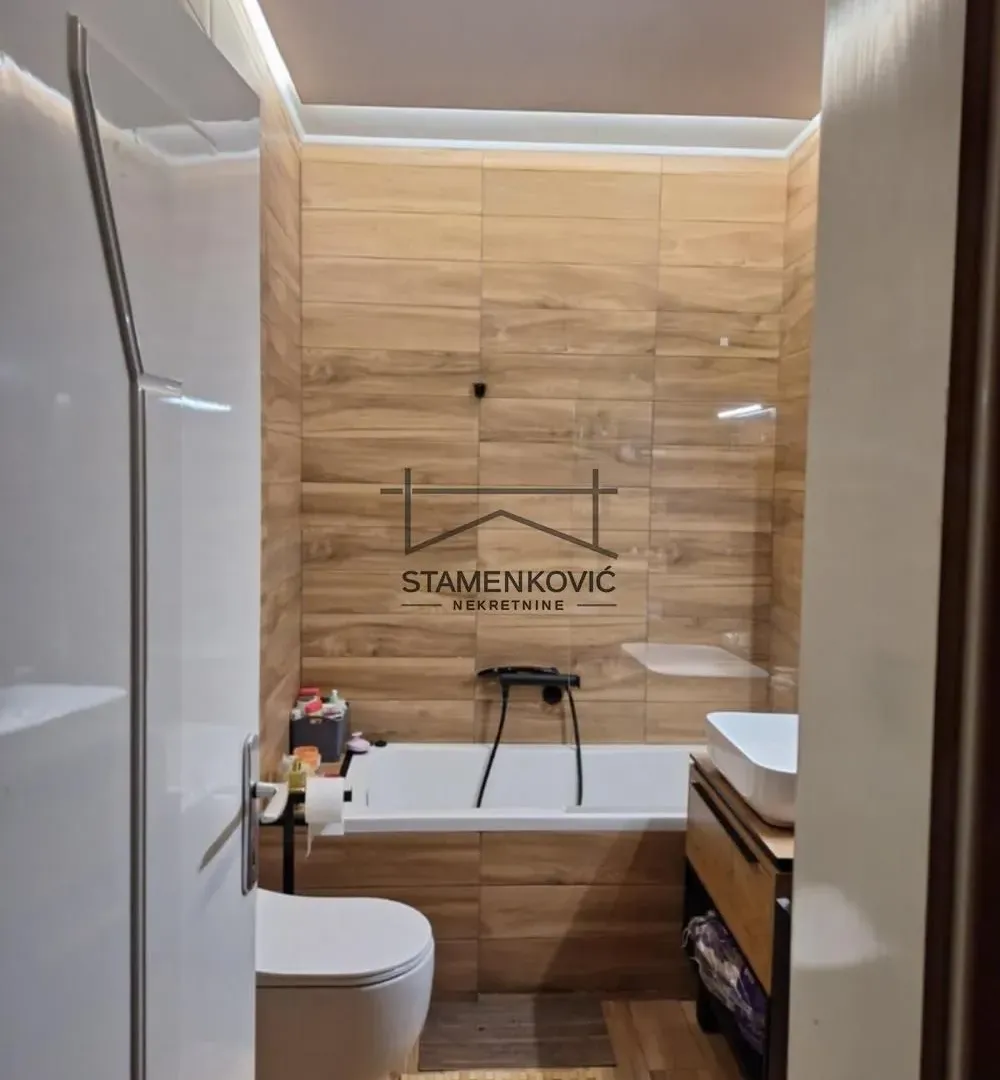 Prodaja, trosoban stan, 111m², Grbavica, Novi Sad Sve Podlokacije