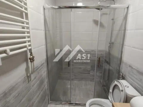 Izdavanje, četvorosoban stan, 110m², Železnička Stanica, Novi Sad Sve Podlokacije - image 5