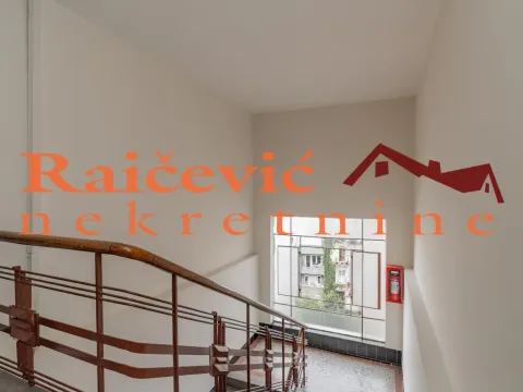 Prodaja, trosoban stan, 77m², Stari Grad, Beograd - image 17