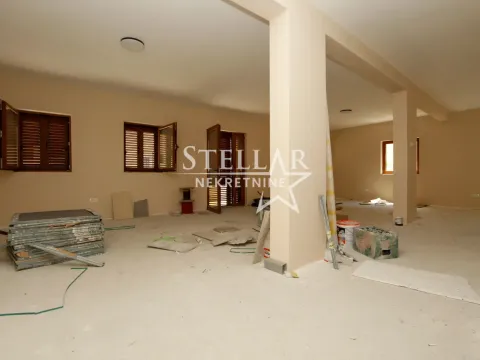Rent, office space, 878m², Stara Varoš, Podgorica - image 2
