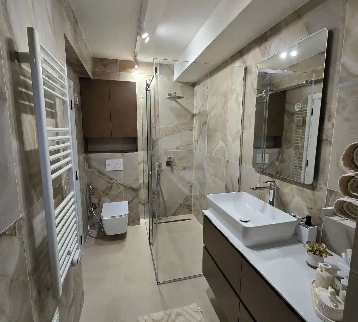 Prodaja, dvosoban stan, 70m², Tivat, Crna Gora