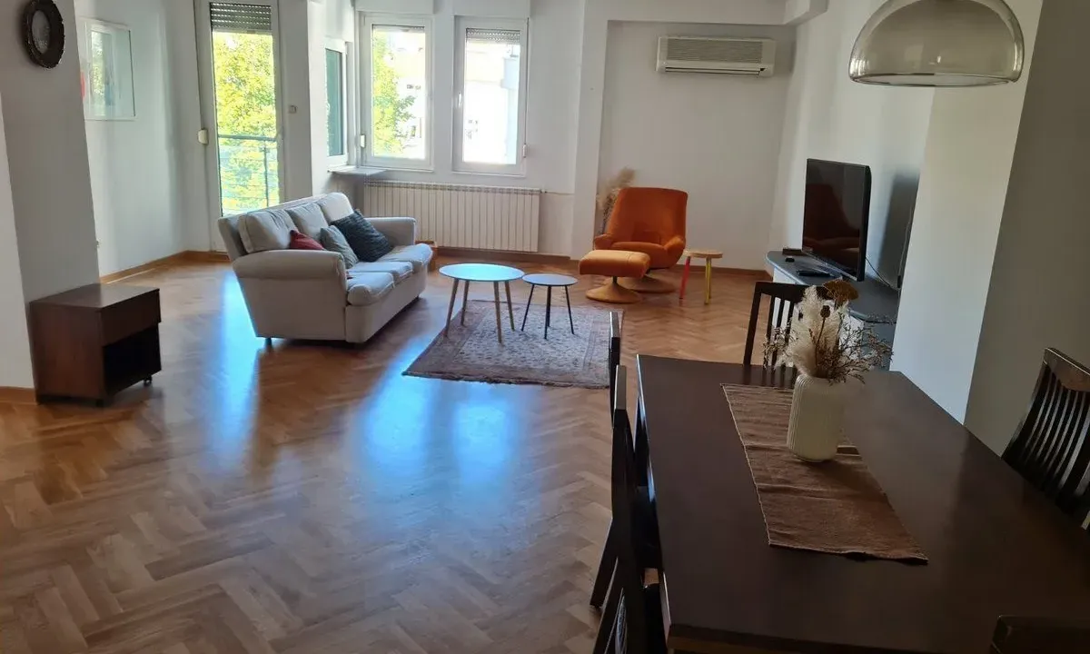 Izdavanje, stan, 130m², Vračar Hram, Vračar Sve Podlokacije