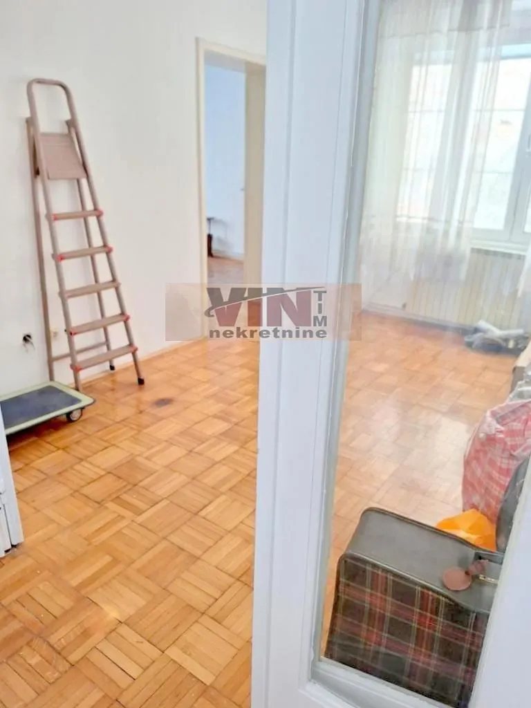 Prodaja, trosoban stan, 79m², Vračar Hram, Vračar Sve Podlokacije