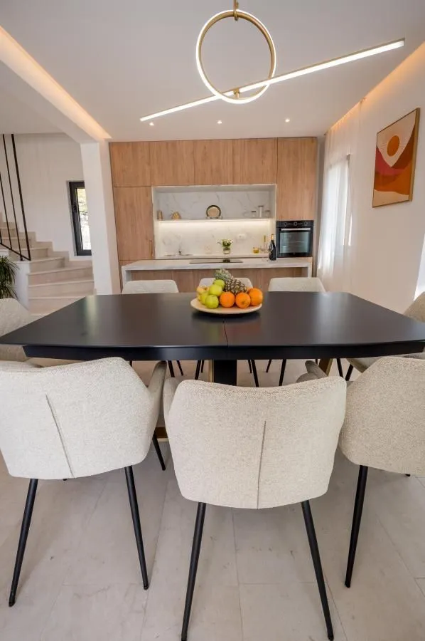 Prodaja, kuća, 250m², Mrčevac, Tivat