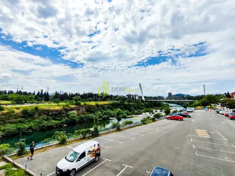 Izdavanje, trosoban stan, 99m², Momišići, Podgorica - image 6