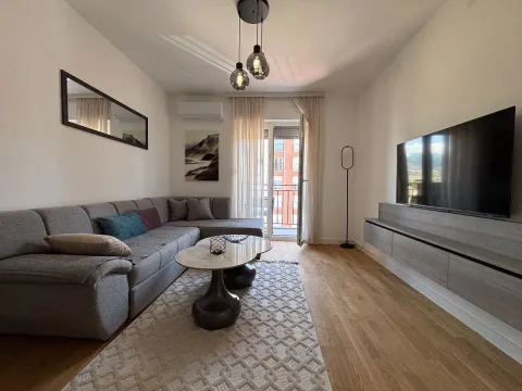 Rent, one bedroom apartment, 42m², Stari Aerodrom, Podgorica - image 1