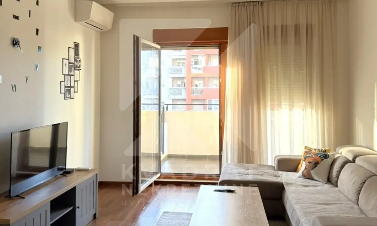 Izdavanje, jednosoban stan, 50m², Master Kvart, Podgorica