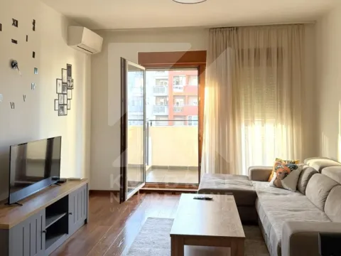 Izdavanje, jednosoban stan, 50m², Master Kvart, Podgorica - image 1