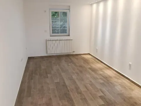 Prodaja, jednosoban stan, 30m², Kalenić Pijaca, Vračar Sve Podlokacije - image 2