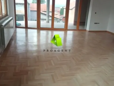 Rent, office space, 600m², Bubanj, Niš