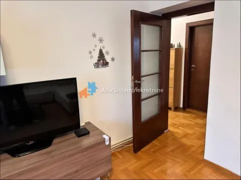 Rent, two bedroom apartment, 60m², Savski Venac, Beograd - image 17