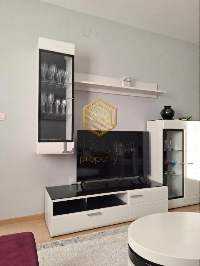 Izdavanje, jednosoban stan, 46m², City Kvart, Podgorica