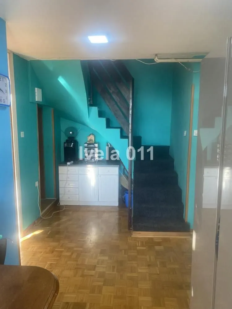 Prodaja, četvorosoban stan, 79m², Resnik, Beograd