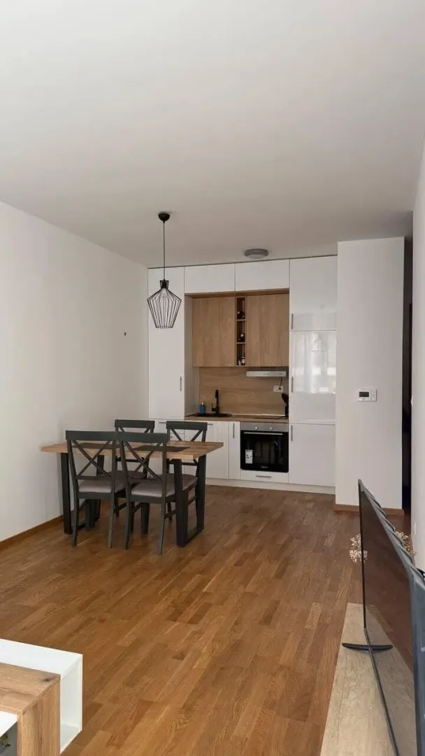 Rent, one bedroom apartment, 45m², Bečići, Budva