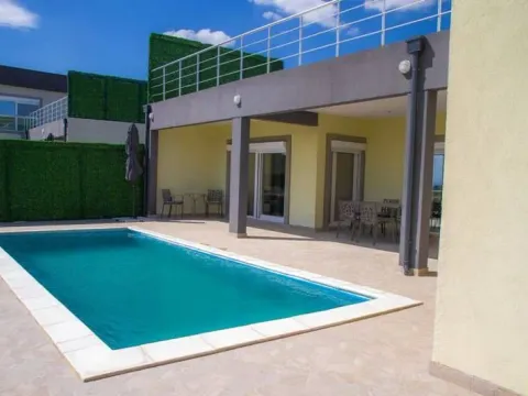 Sale, house, 324m², Sopot, Beograd