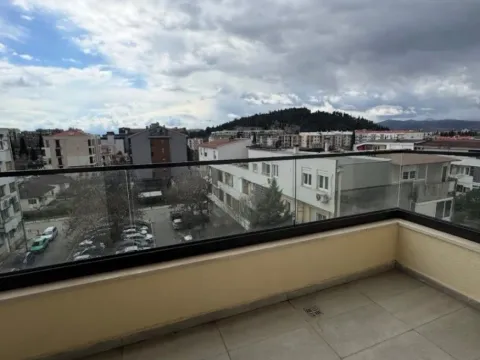 Izdavanje, garsonjera, 40m², Stara Varoš, Podgorica - image 9