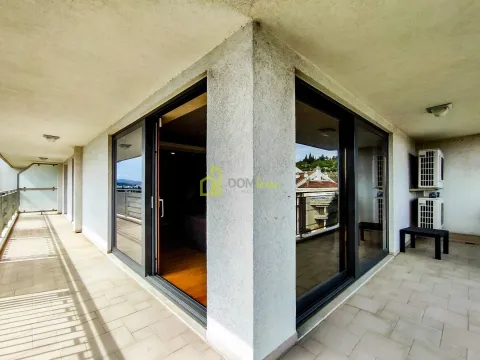 Izdavanje, trosoban stan, 162m², Gorica C, Podgorica - image 13