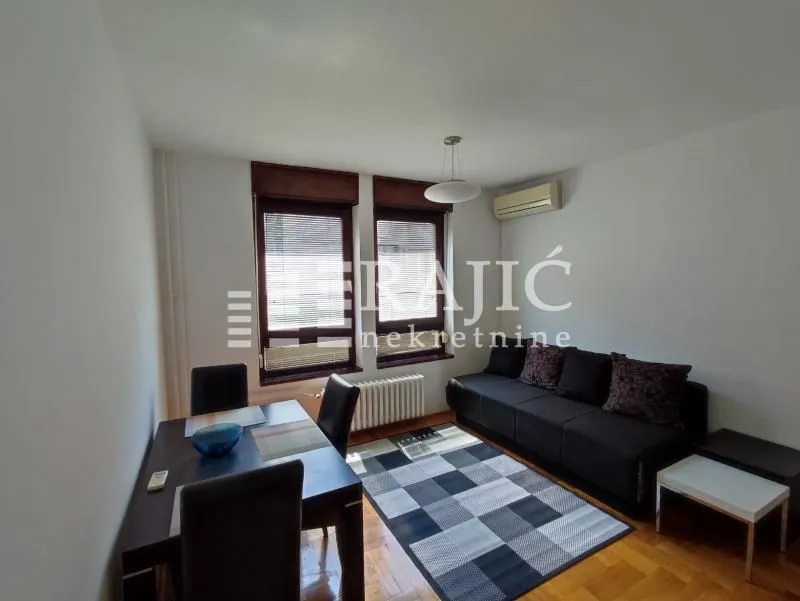 Izdavanje, dvosoban stan, 45m², Stari Grad, Beograd