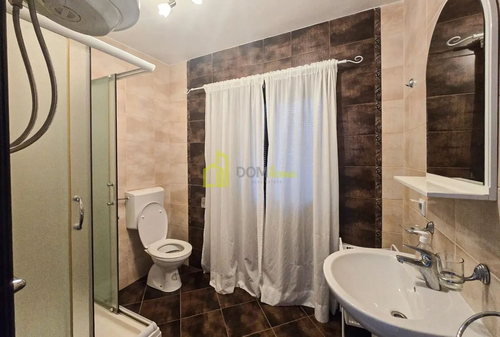 Prodaja, dvosoban stan, 66m², Radovići, Tivat