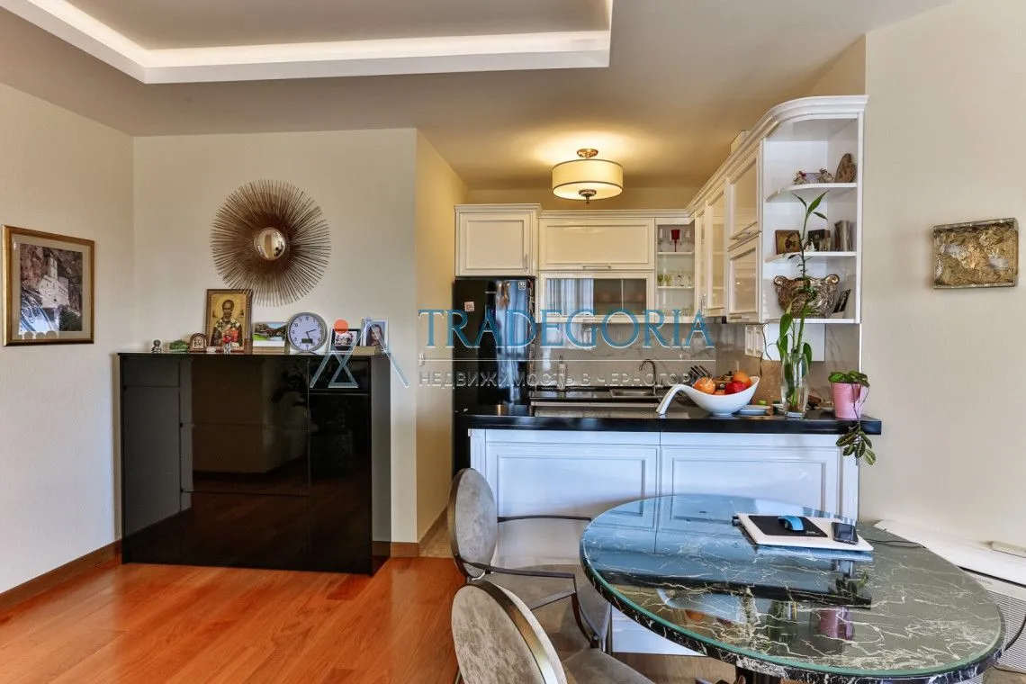 Prodaja, dvosoban stan, 72m², Budva, Crna Gora