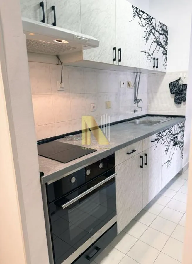 Izdavanje, dvosoban stan, 44m², Bulevar Oslobodjenja, Novi Sad Sve Podlokacije