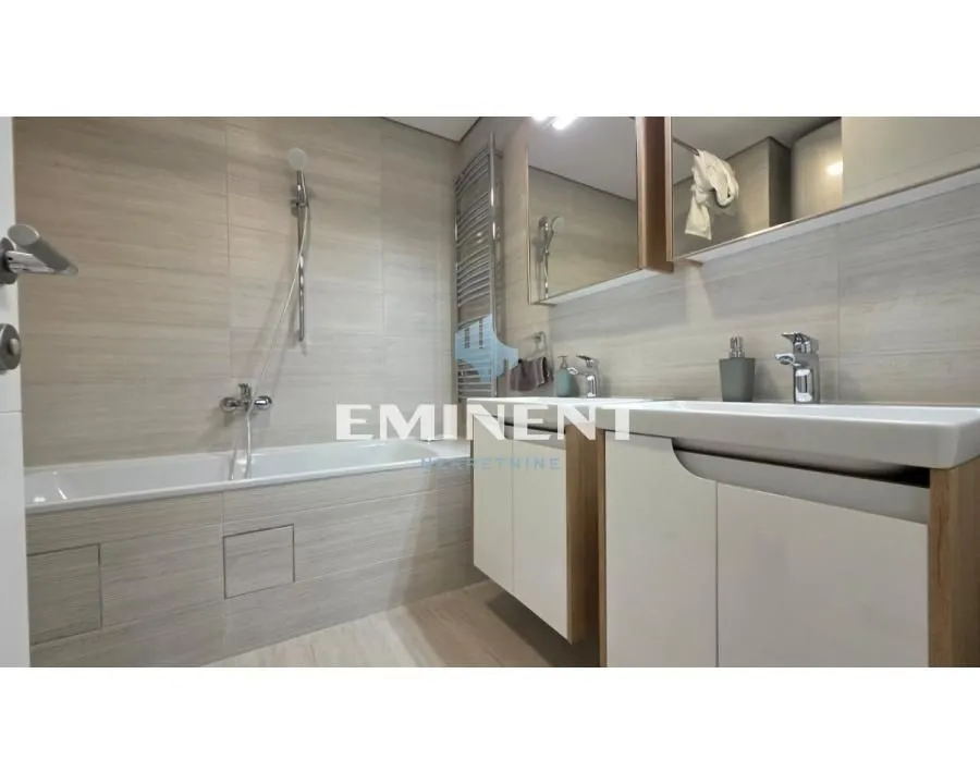 Rent, four bedroom apartment, 104m², Novi Beograd Blok 65, Novi Beograd Sve Podlokacije